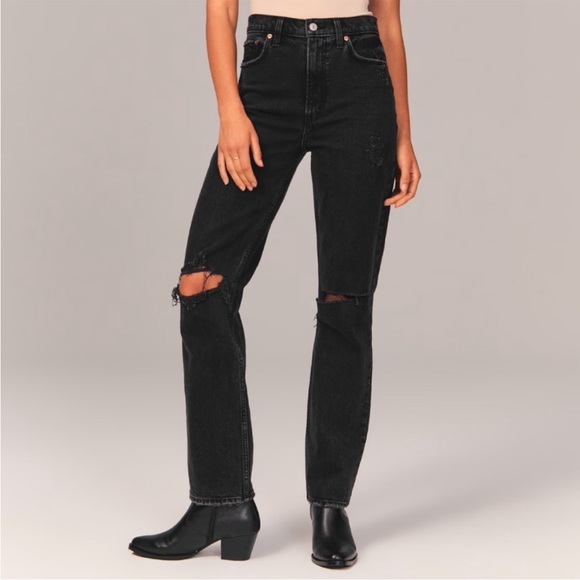 Abercrombie & Fitch The ‘90s Straight Ultra High Rise Black Jeans - Picture 2 of 9